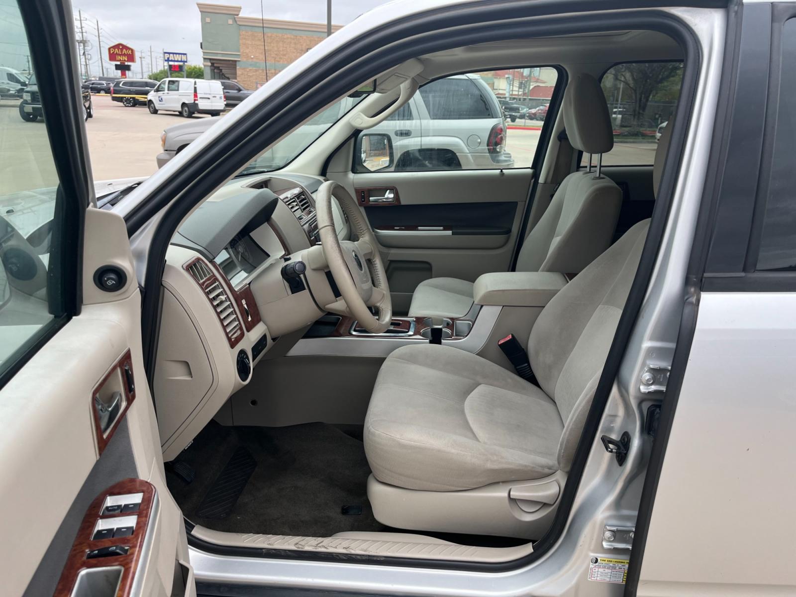 2009 SILVER /gray Mercury Mariner V6 2WD (4M2CU81G49K) with an 3.0L V6 engine, 6-Speed Automatic transmission, located at 14700 Tomball Parkway 249, Houston, TX, 77086, (281) 444-2200, 29.928619, -95.504074 - Photo #8